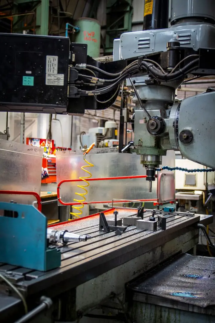 Dynamic Machine Scheduling