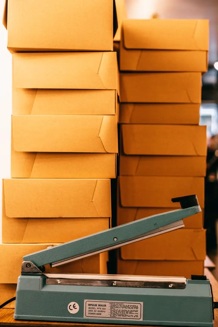 Packaging sealer and cartons